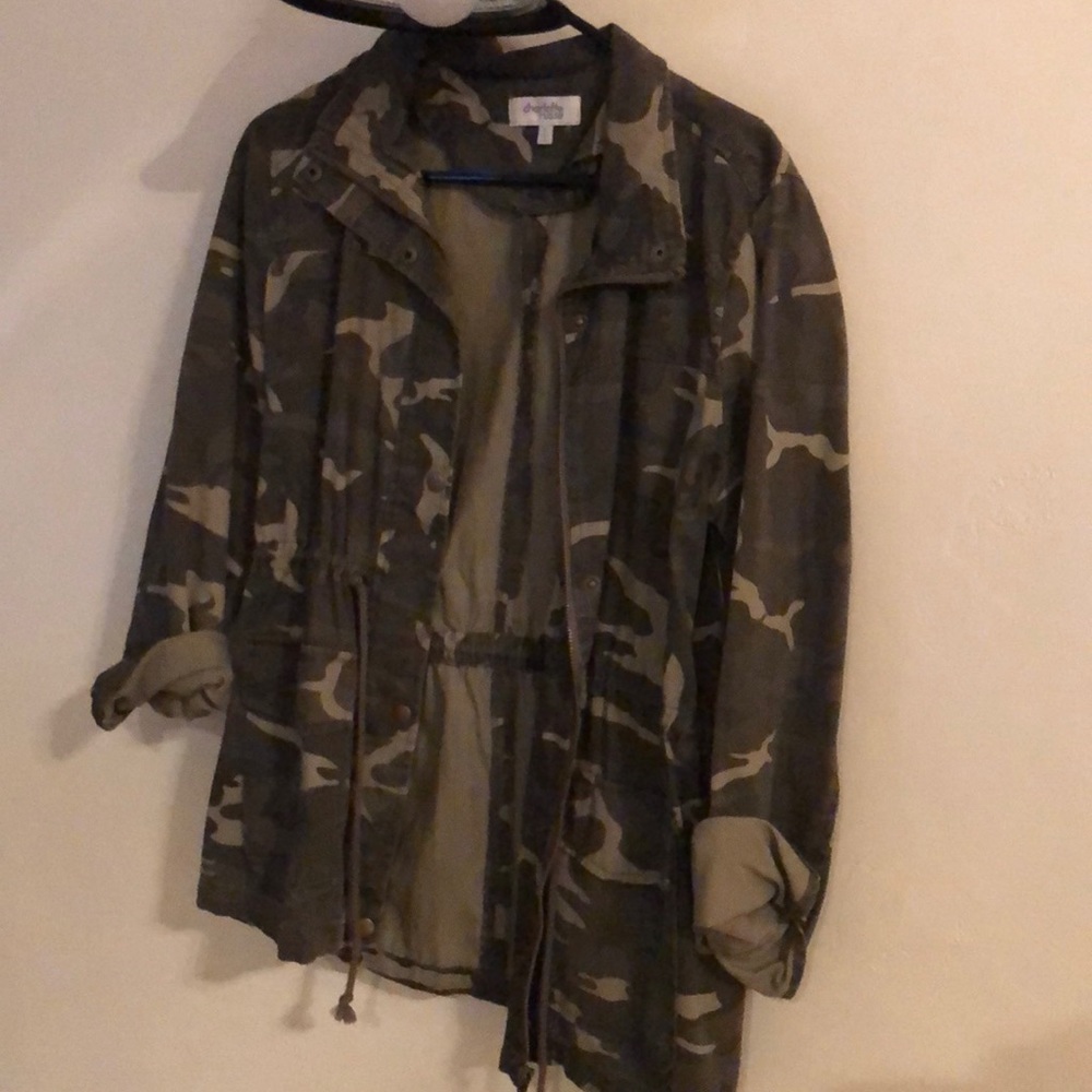Woman’s light weight casual Camo jacket